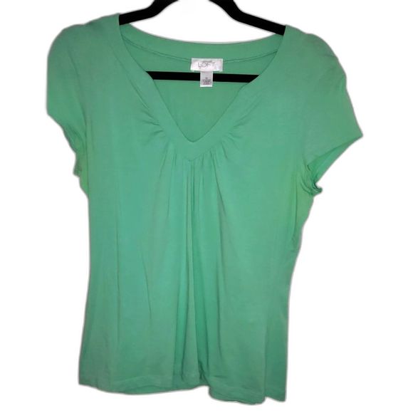Ann Taylor Loft size medium.    LTOP279 - Picture 1 of 3